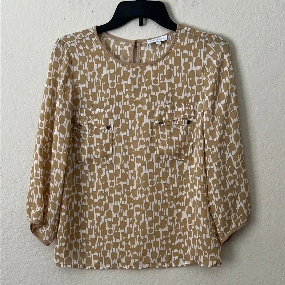 Like New! SILKLAND 100% Silk Cream and Taupe Top 3/4 Sleeve in S
